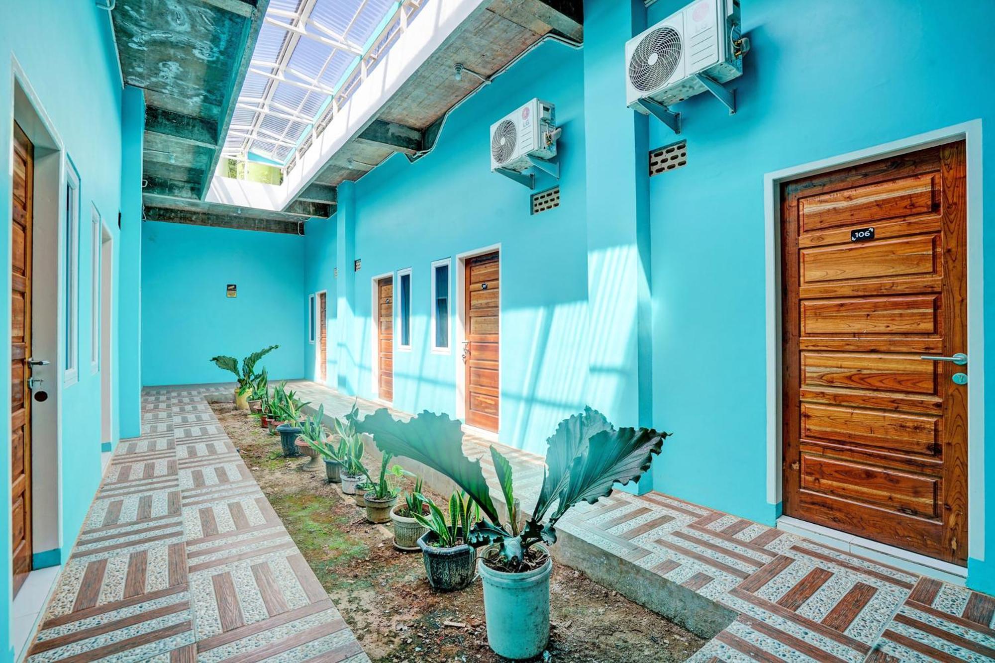 Oyo 92700 D' Ngalau Residence Syariah パヤクンブ エクステリア 写真
