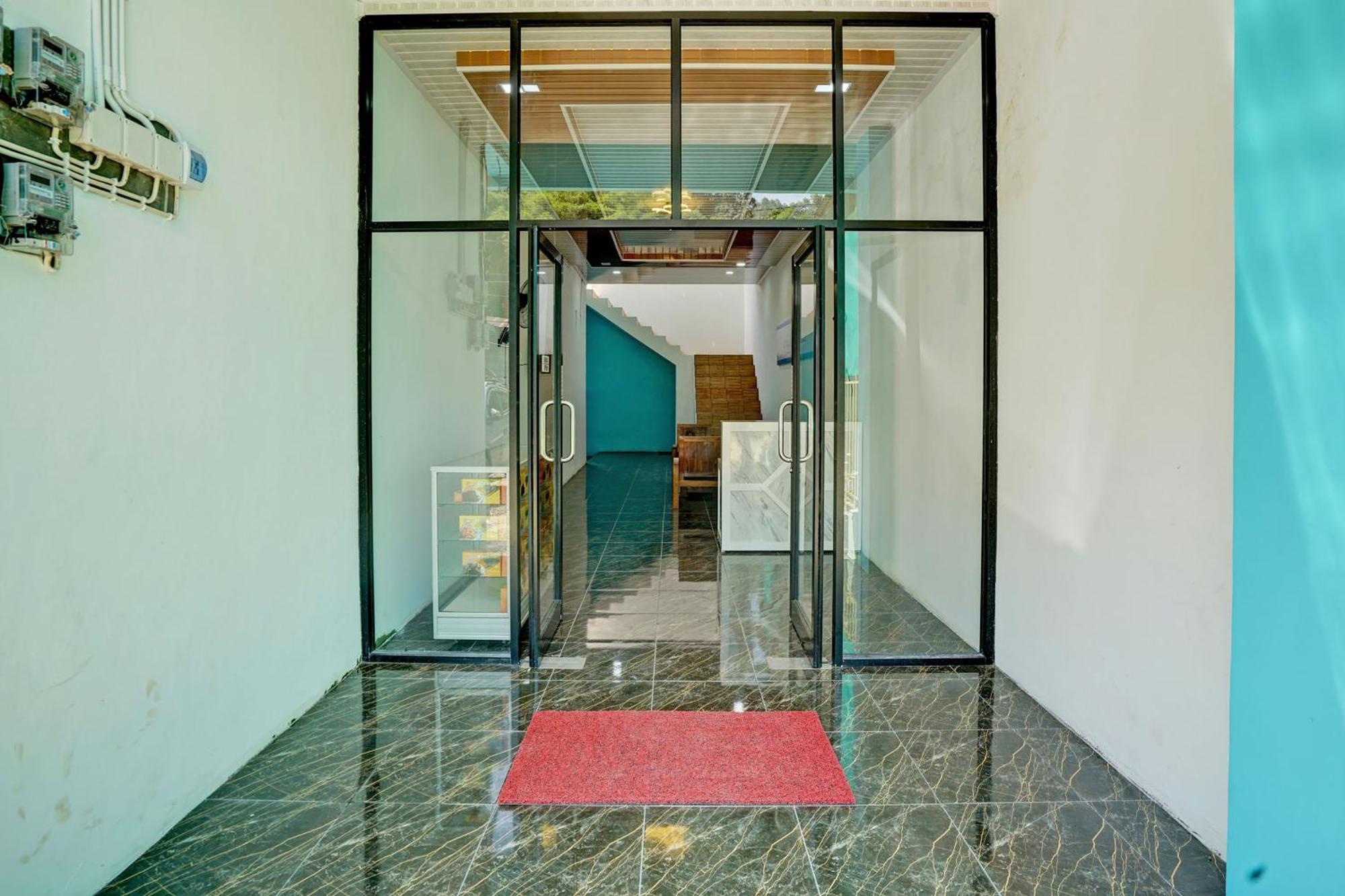 Oyo 92700 D' Ngalau Residence Syariah パヤクンブ エクステリア 写真