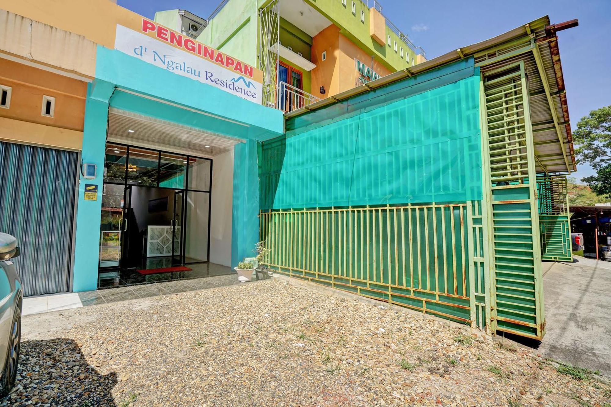 Oyo 92700 D' Ngalau Residence Syariah パヤクンブ エクステリア 写真